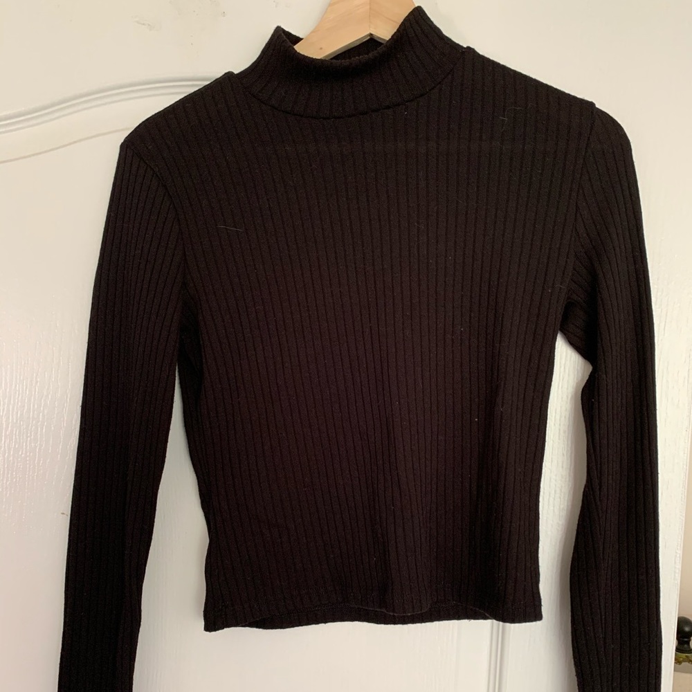 Turtleneck crop top